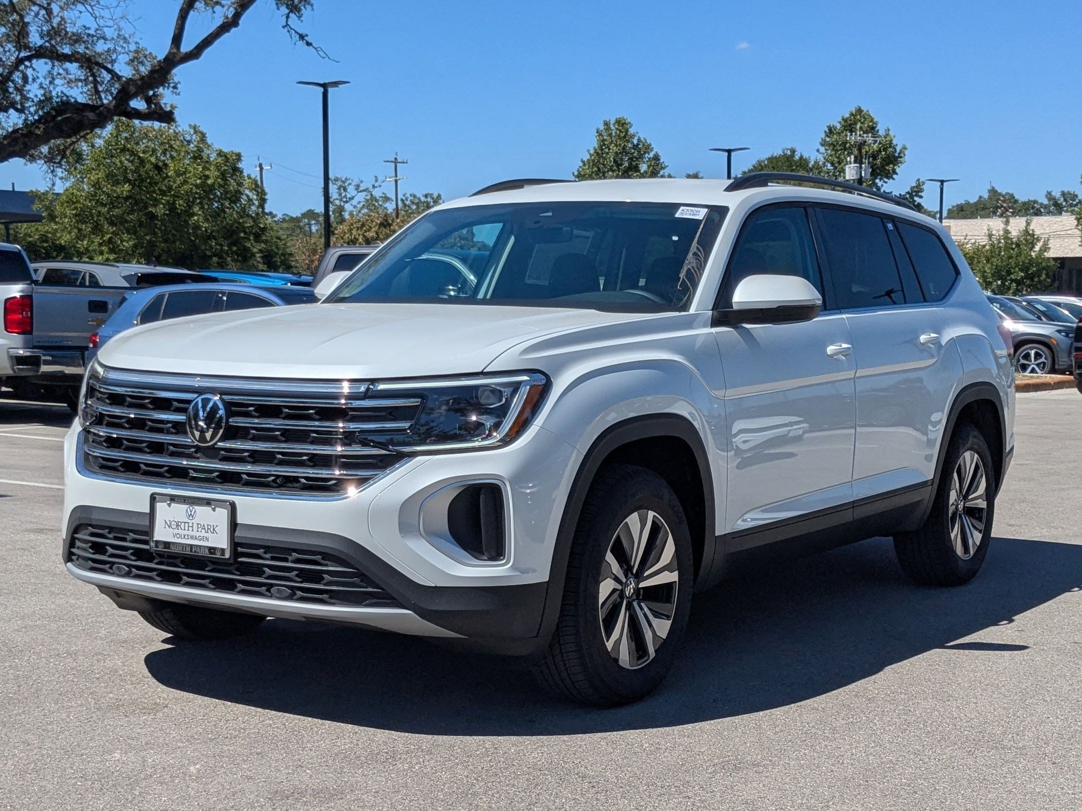 2026 Volkswagen Atlas SE photo 4