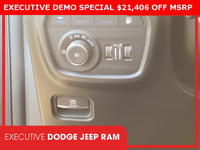 2023 Jeep Grand Cherokee Trailhawk 4xe photo 4