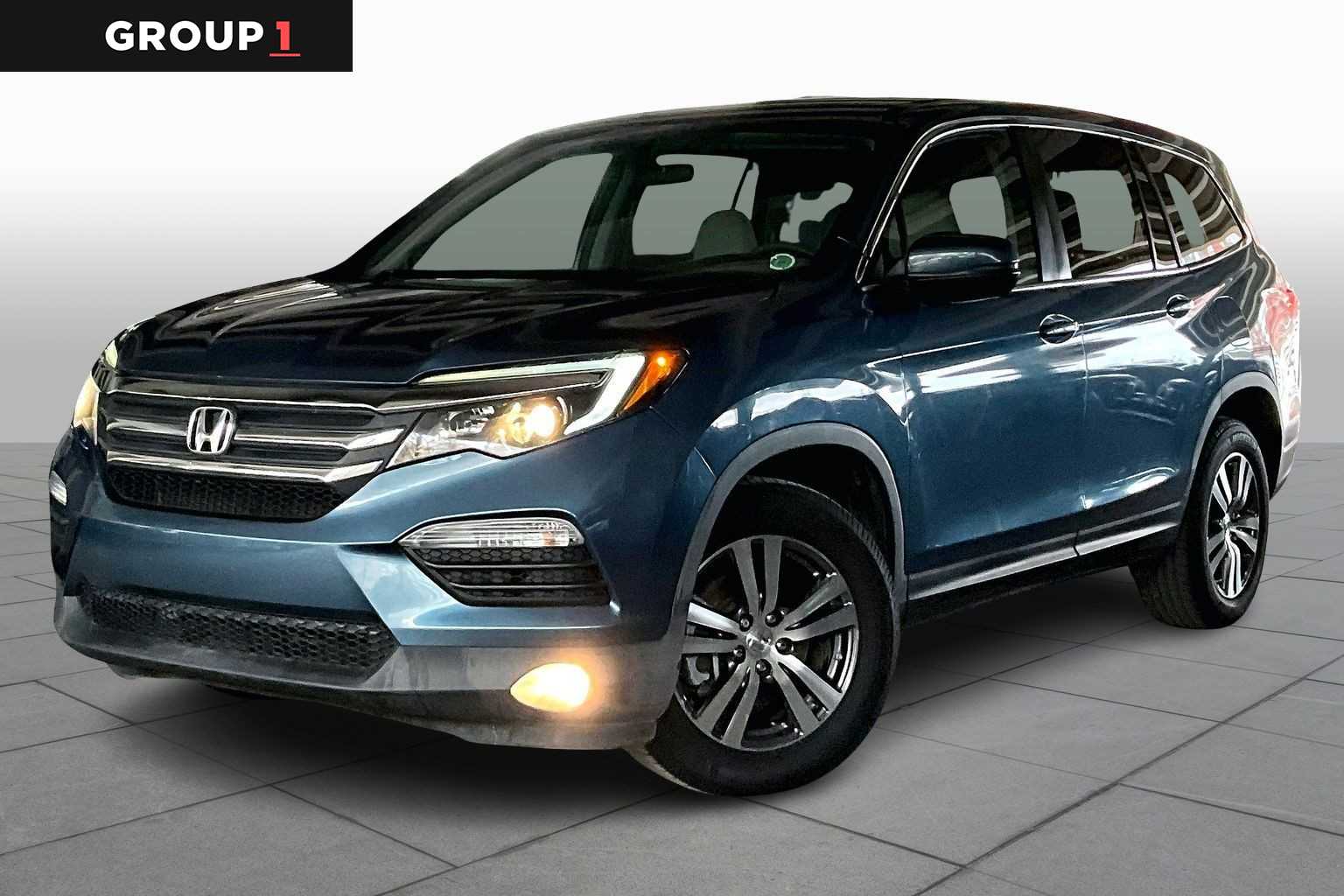 2017 Honda Pilot EX's photo