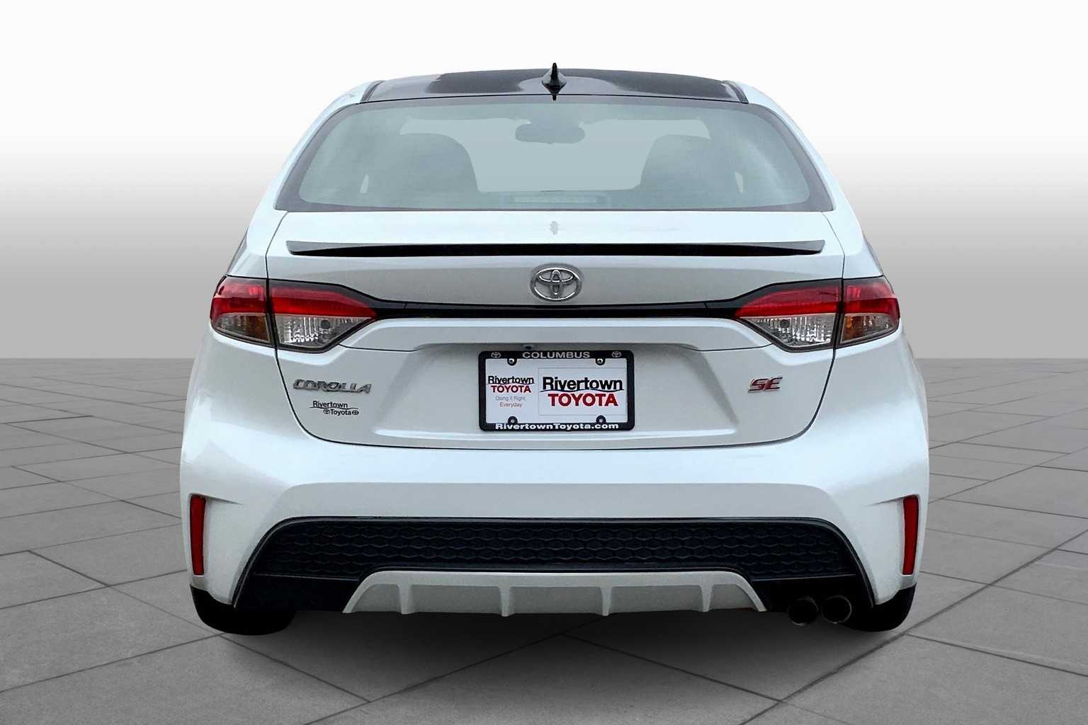 2022 Toyota Corolla SE photo 4