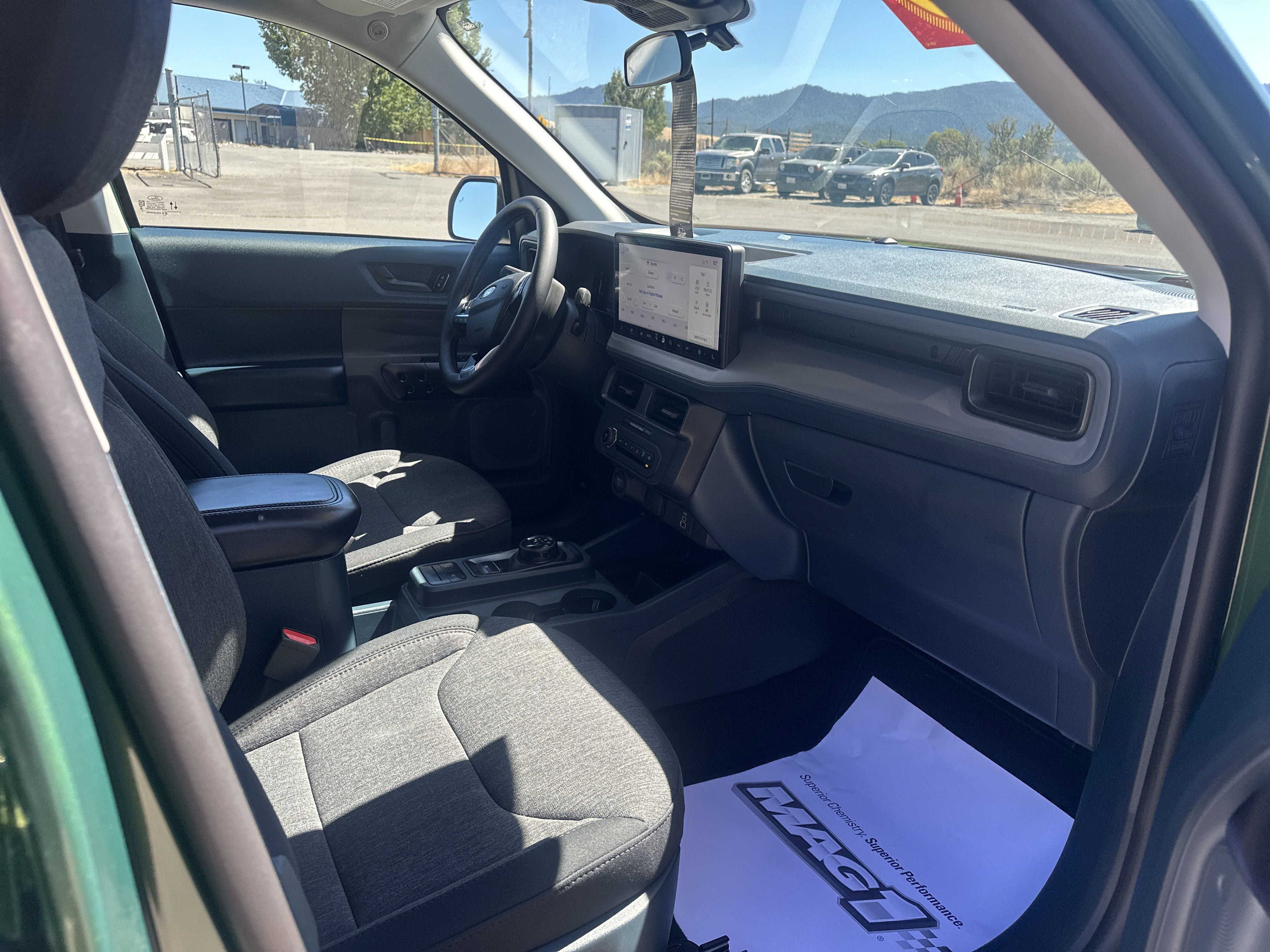2025 Ford Maverick XLT photo 2