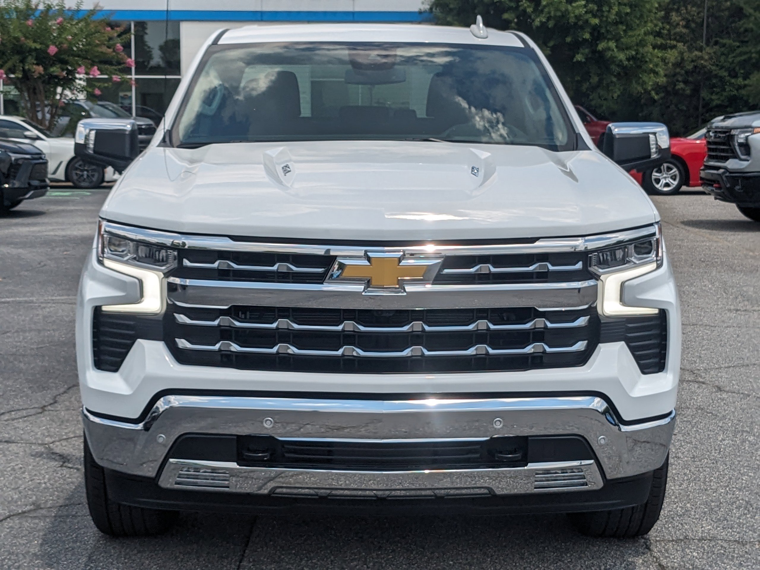 2025 Chevrolet Silverado 1500 LTZ photo 9