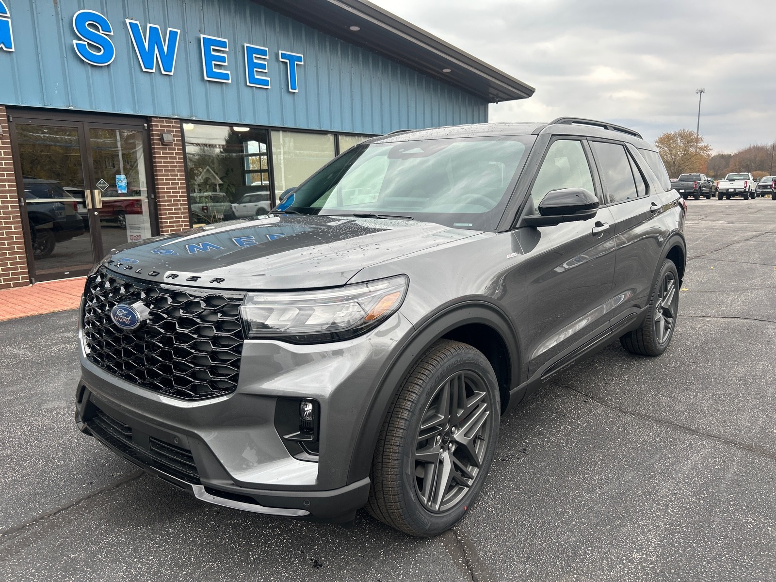 2026 Ford Explorer ST-LINE's photo