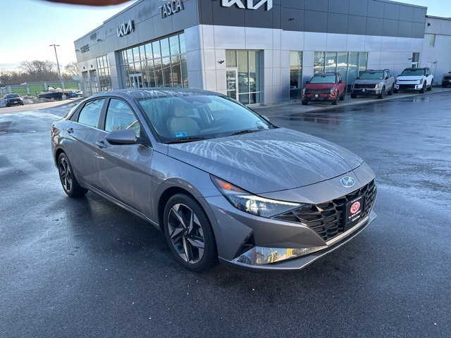 2023 Hyundai Elantra Limited's photo