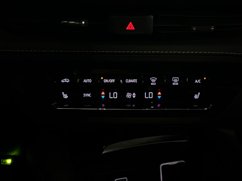 2023 Buick Envision Essence photo 13