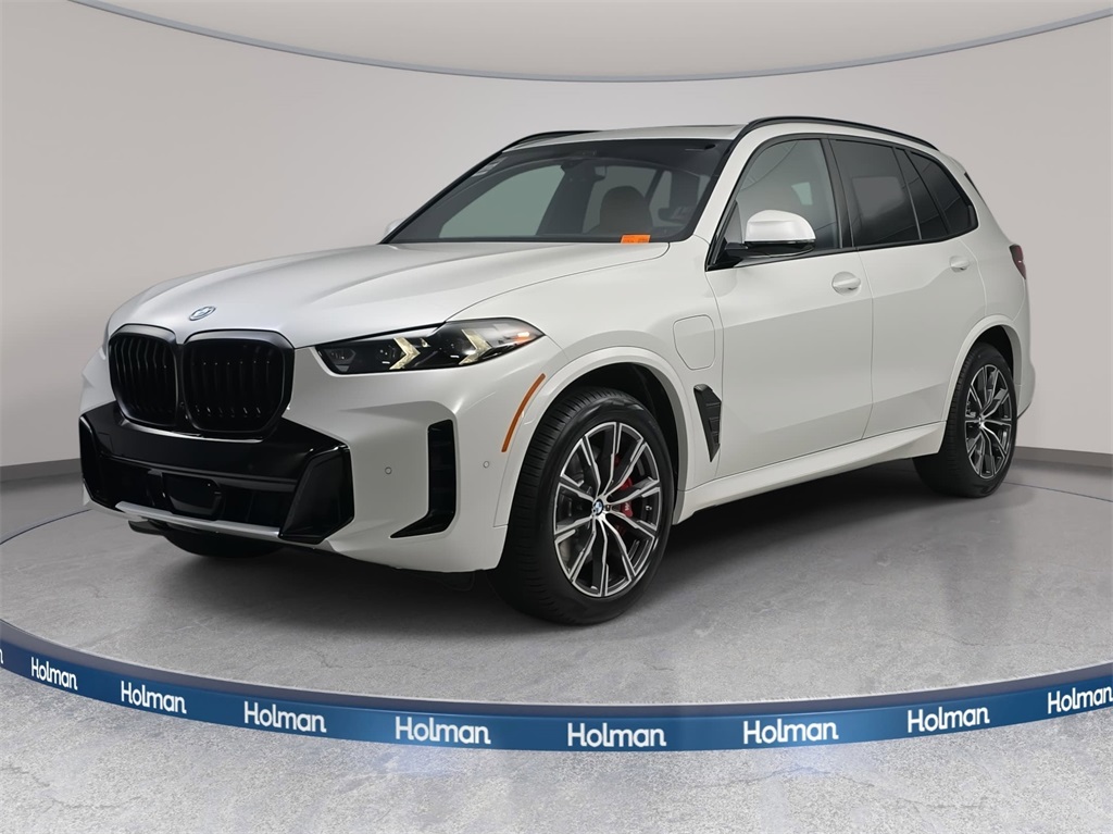 2026 BMW X5 50e's photo