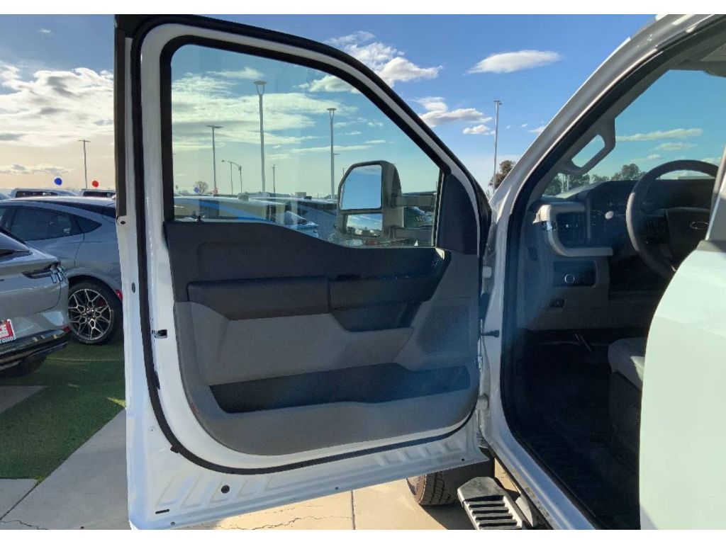 2024 Ford F-550 XL photo 16