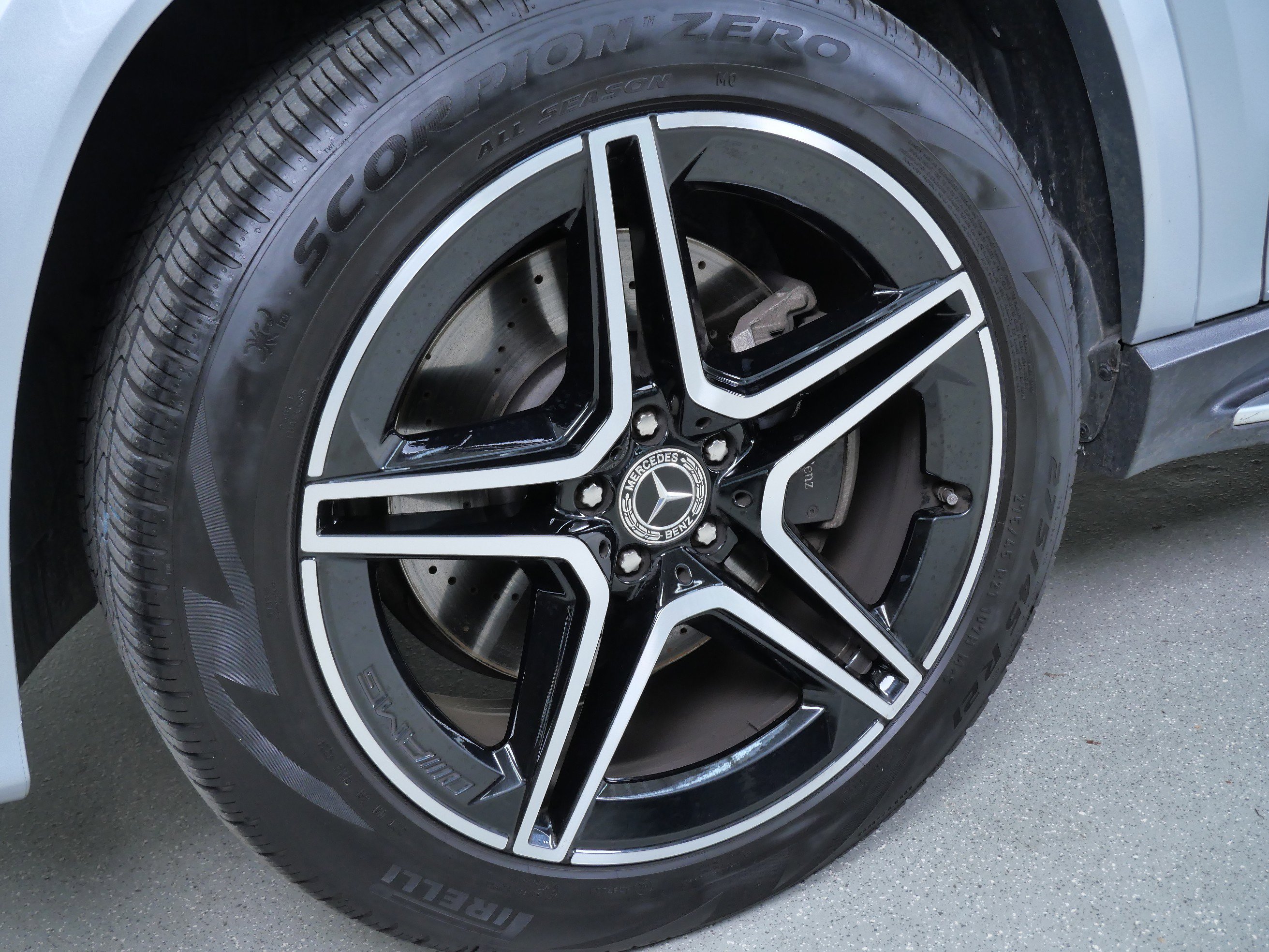 2025 Mercedes Benz GLS 450 4MATIC photo 12