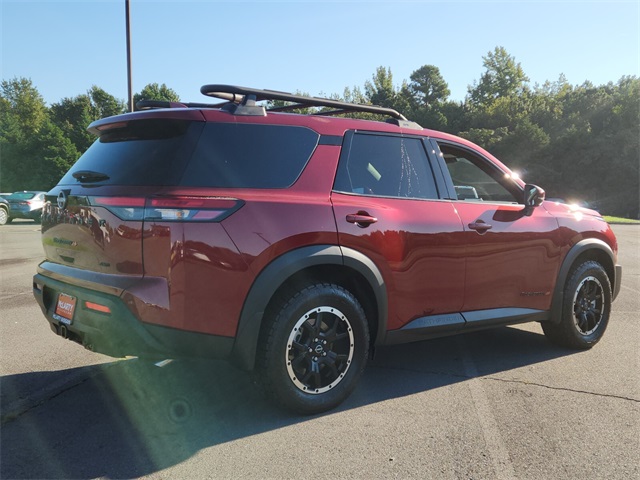2025 Nissan Pathfinder Rock Creek photo 3