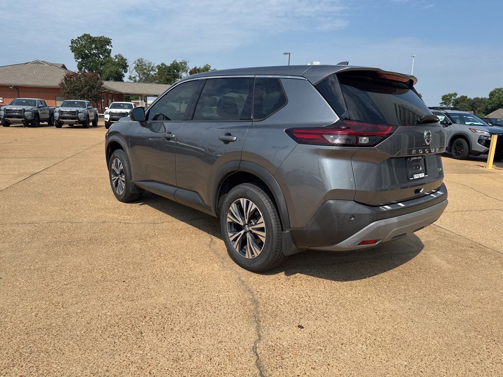 2021 Nissan Rogue SV photo 2