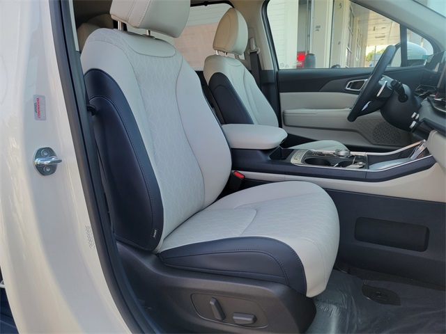 2026 Kia Carnival EX photo 17
