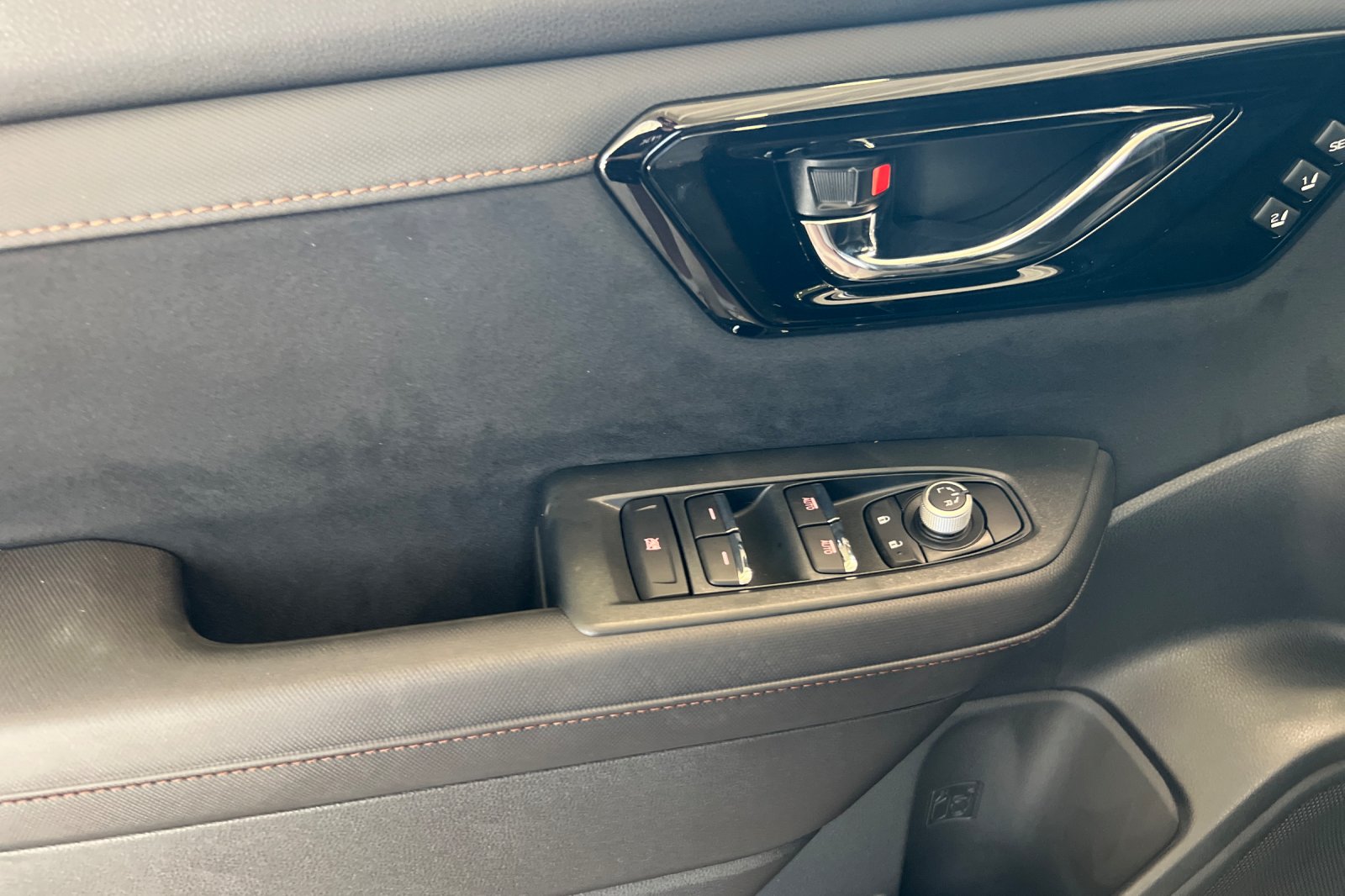 2025 Subaru Forester Touring photo 11