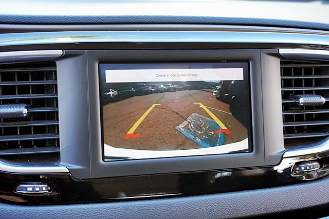 Used 2022 White Chrysler LX image 27