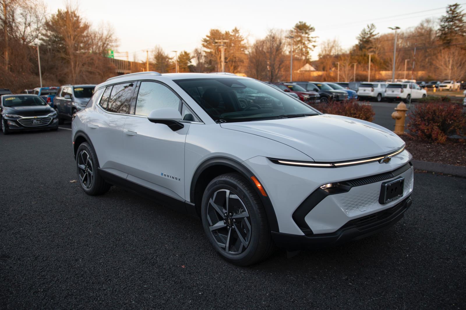 2026 Chevrolet Equinox EV 2LT's photo