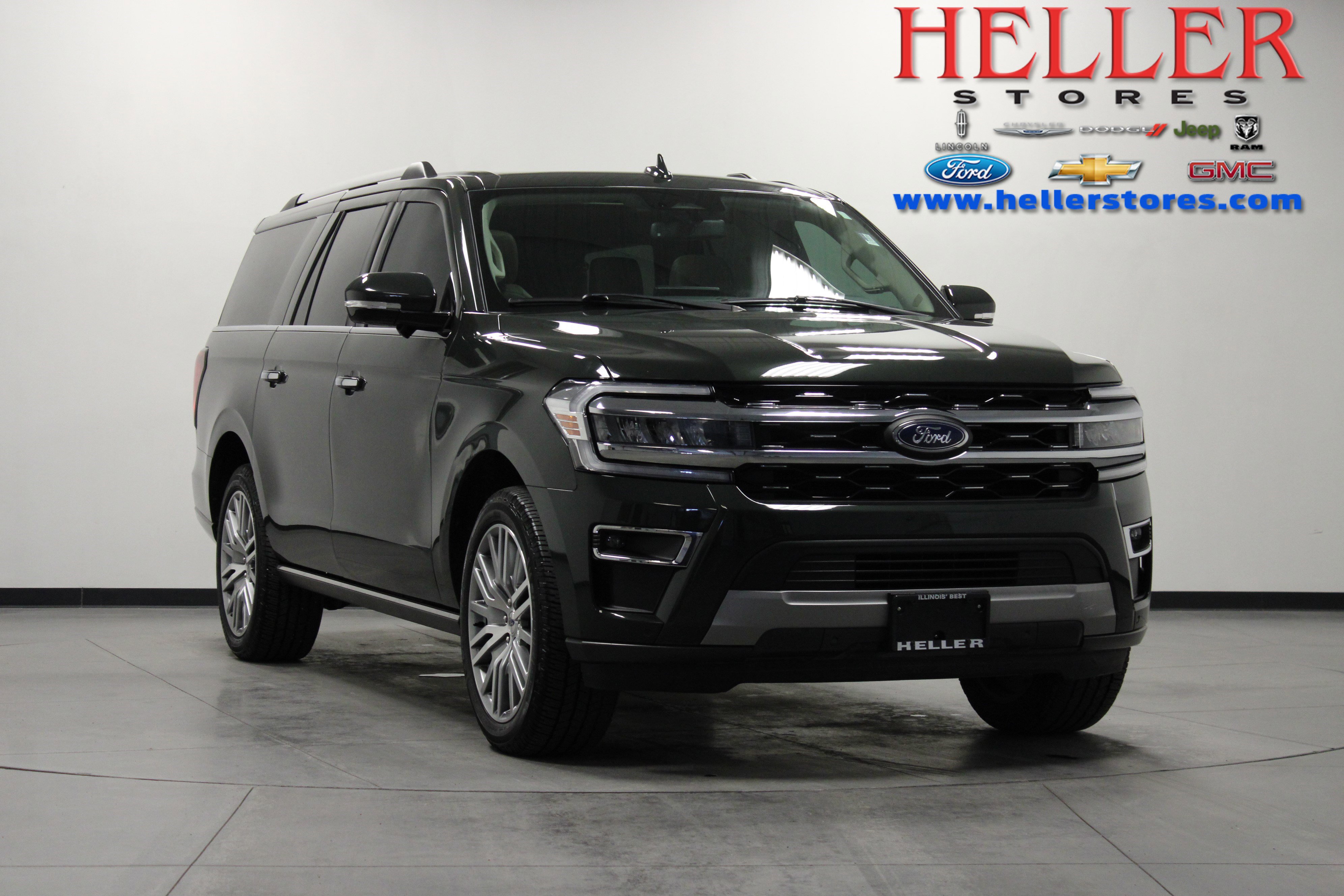 2023 Ford Expedition Limited's photo