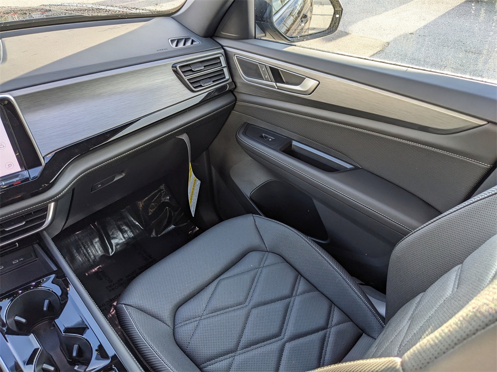 2026 Volkswagen Atlas Cross Sport SE photo 14
