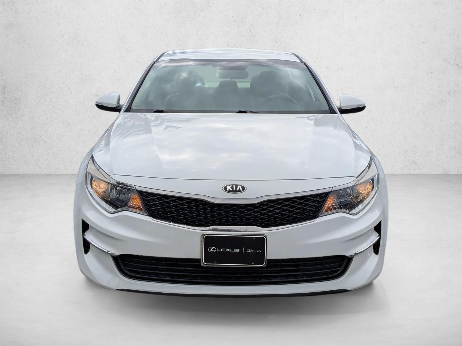 2018 Kia Optima LX photo 2