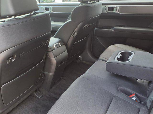 2026 Hyundai Santa Fe SE photo 2