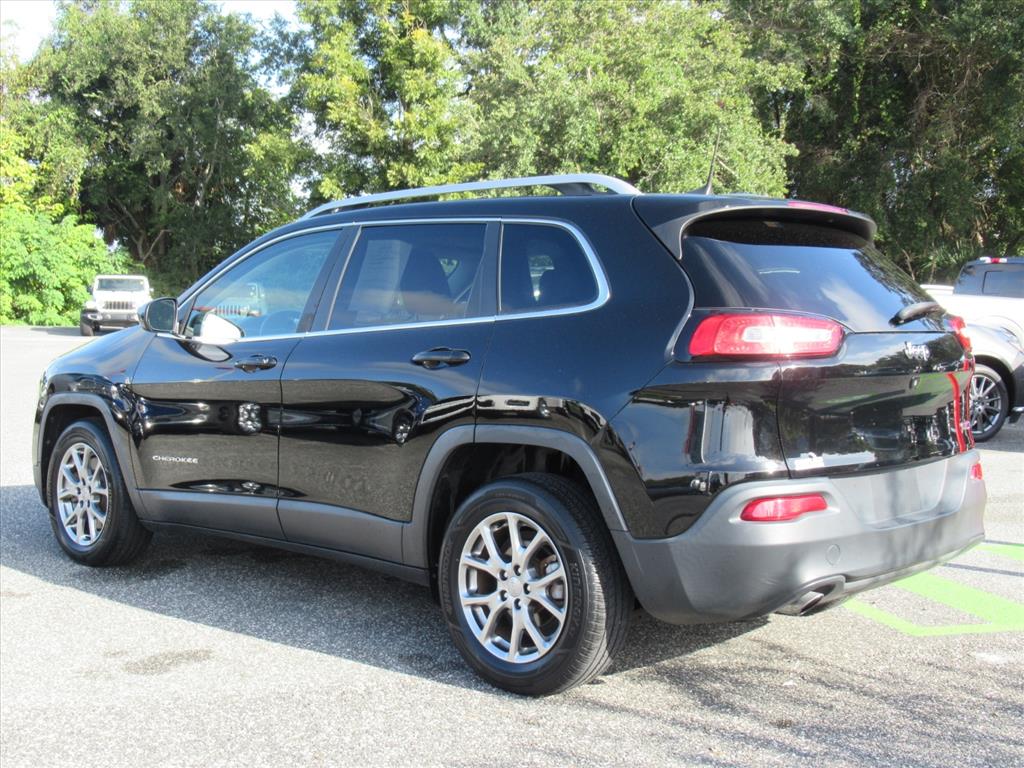 2018 Jeep Cherokee Latitude photo 3
