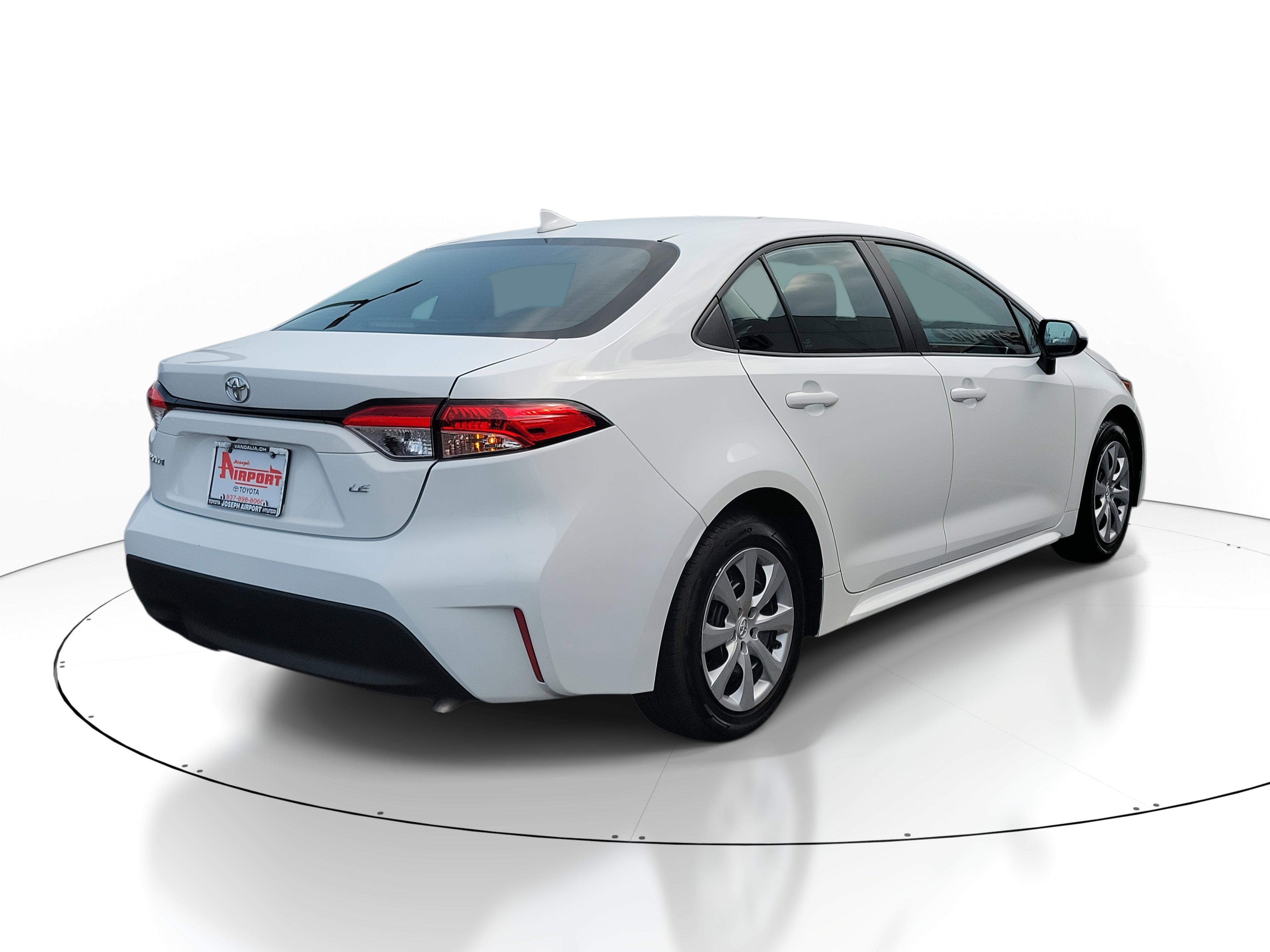 2024 Toyota Corolla LE photo 4