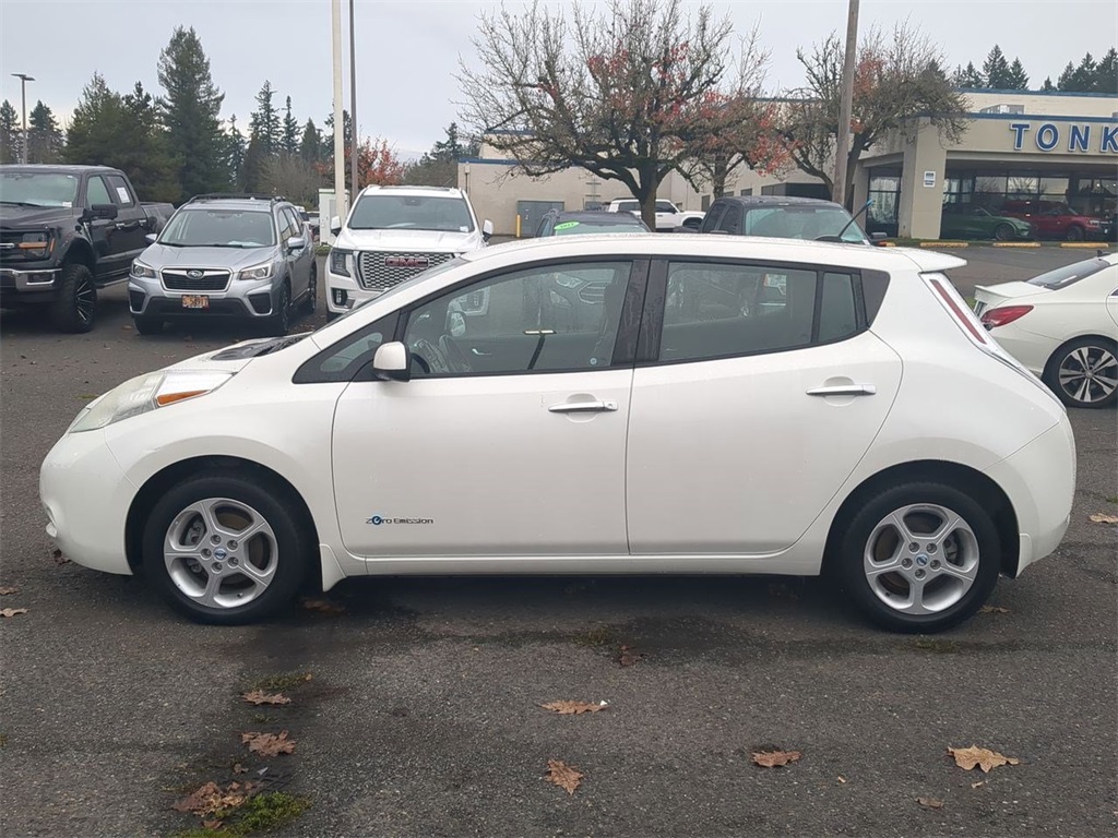 Used 2013 Nissan LEAF SV with VIN 1N4AZ0CP0DC403926 for sale in Hillsboro, OR