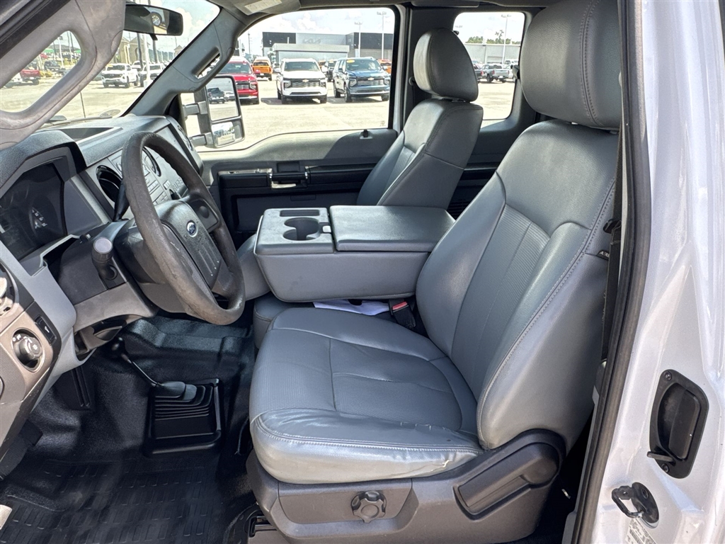 2014 Ford F-550 photo 14