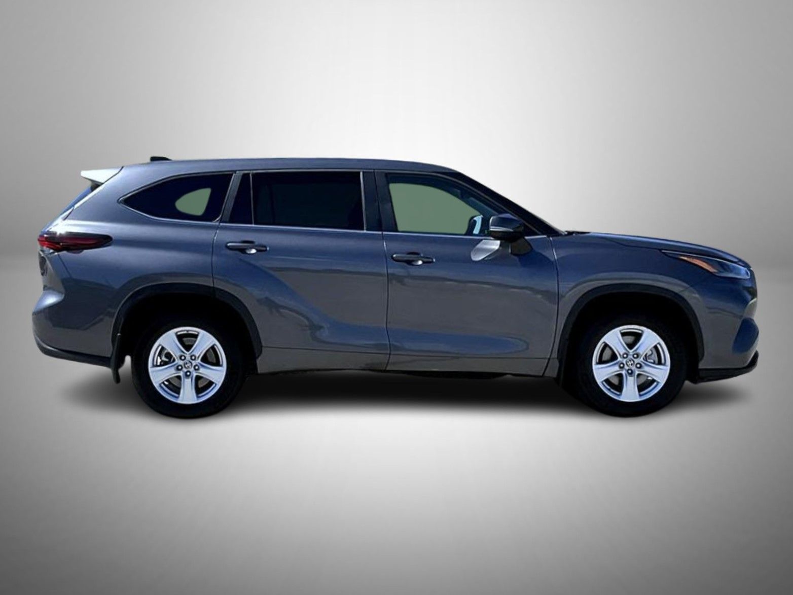 2024 Toyota Highlander LE photo 4