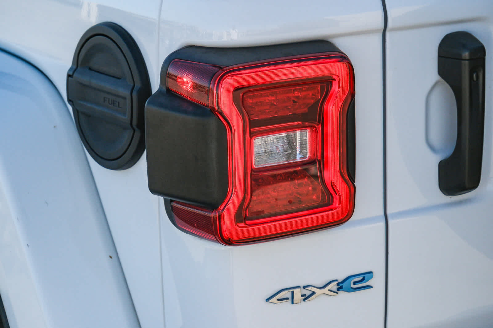 2022 Jeep Wrangler 4xe Unlimited Sahara photo 6