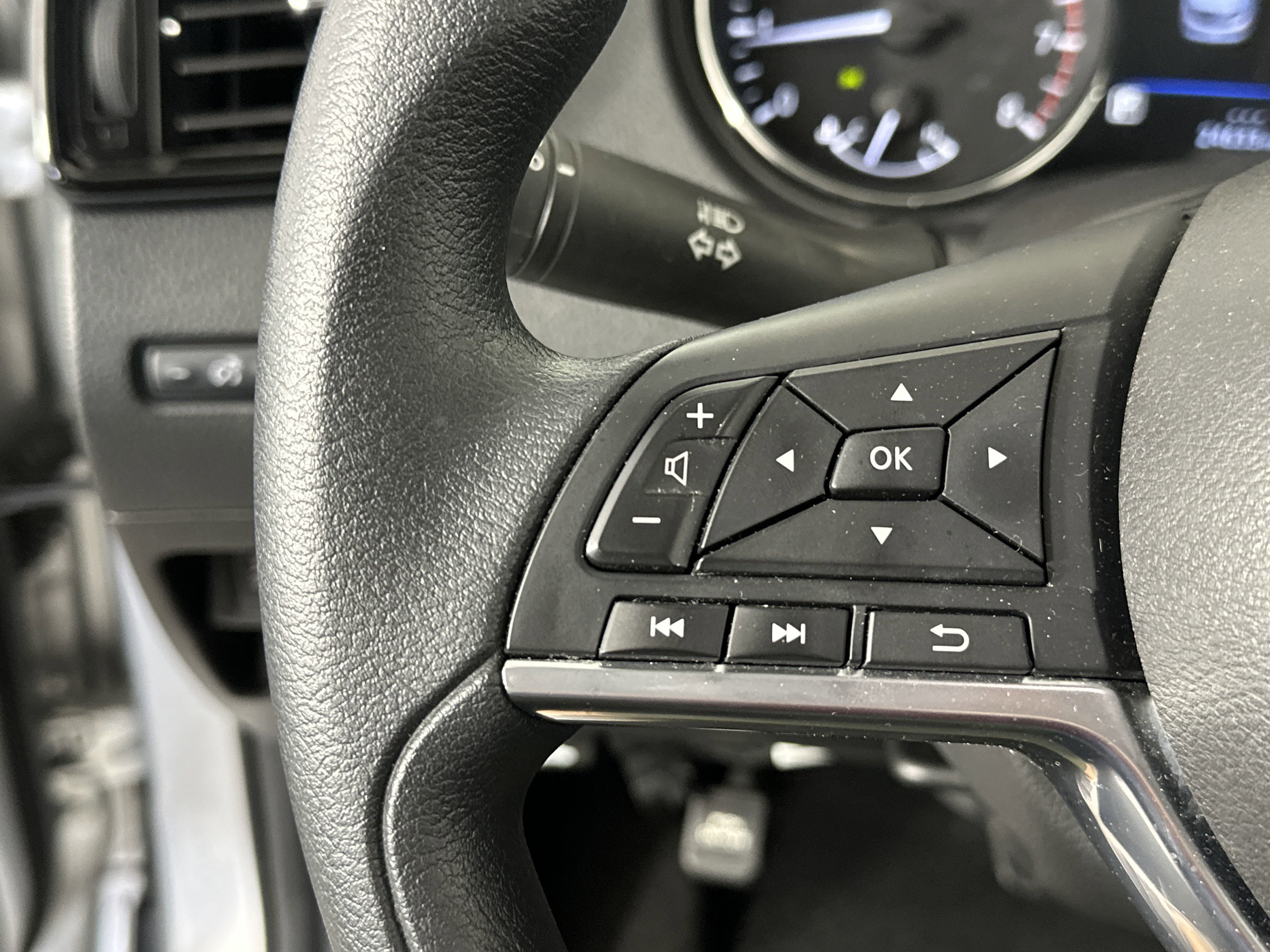 2022 Nissan Rogue Sport S photo 14