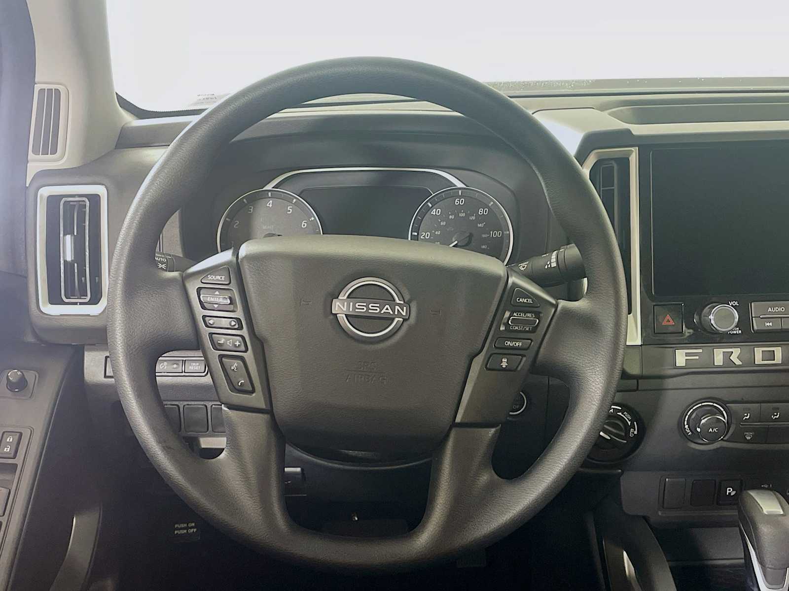 2025 Nissan Frontier Crew Cab SV photo 9