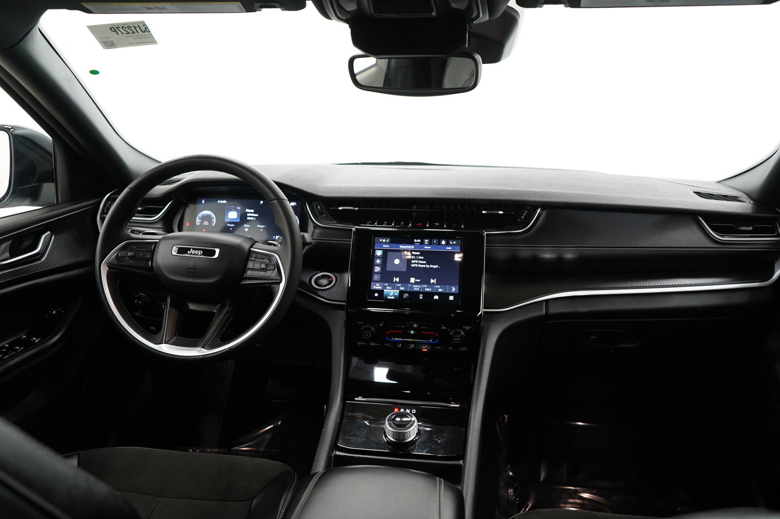 2023 Jeep Grand Cherokee Altitude photo 11