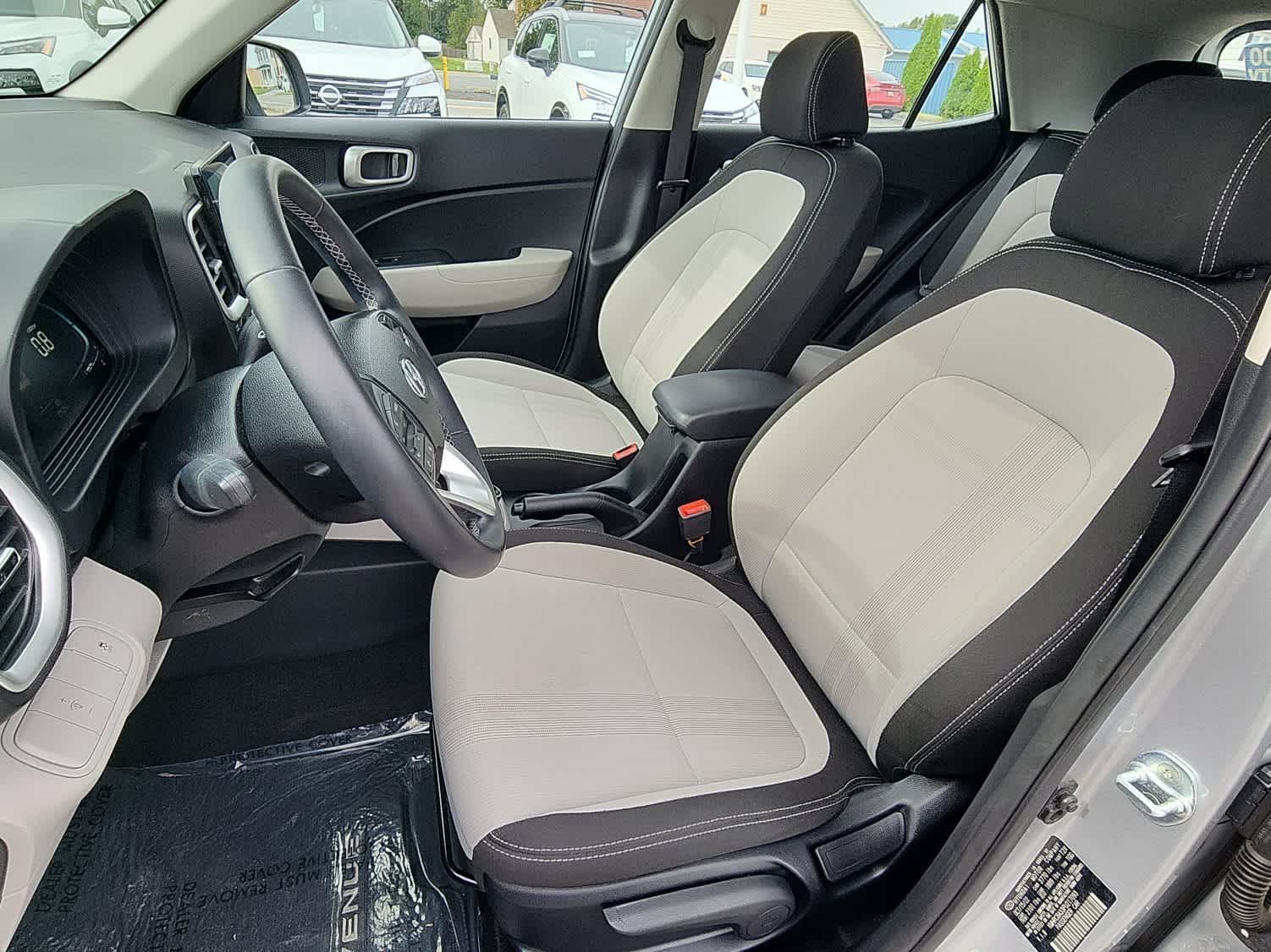 2023 Hyundai Venue SEL photo 9