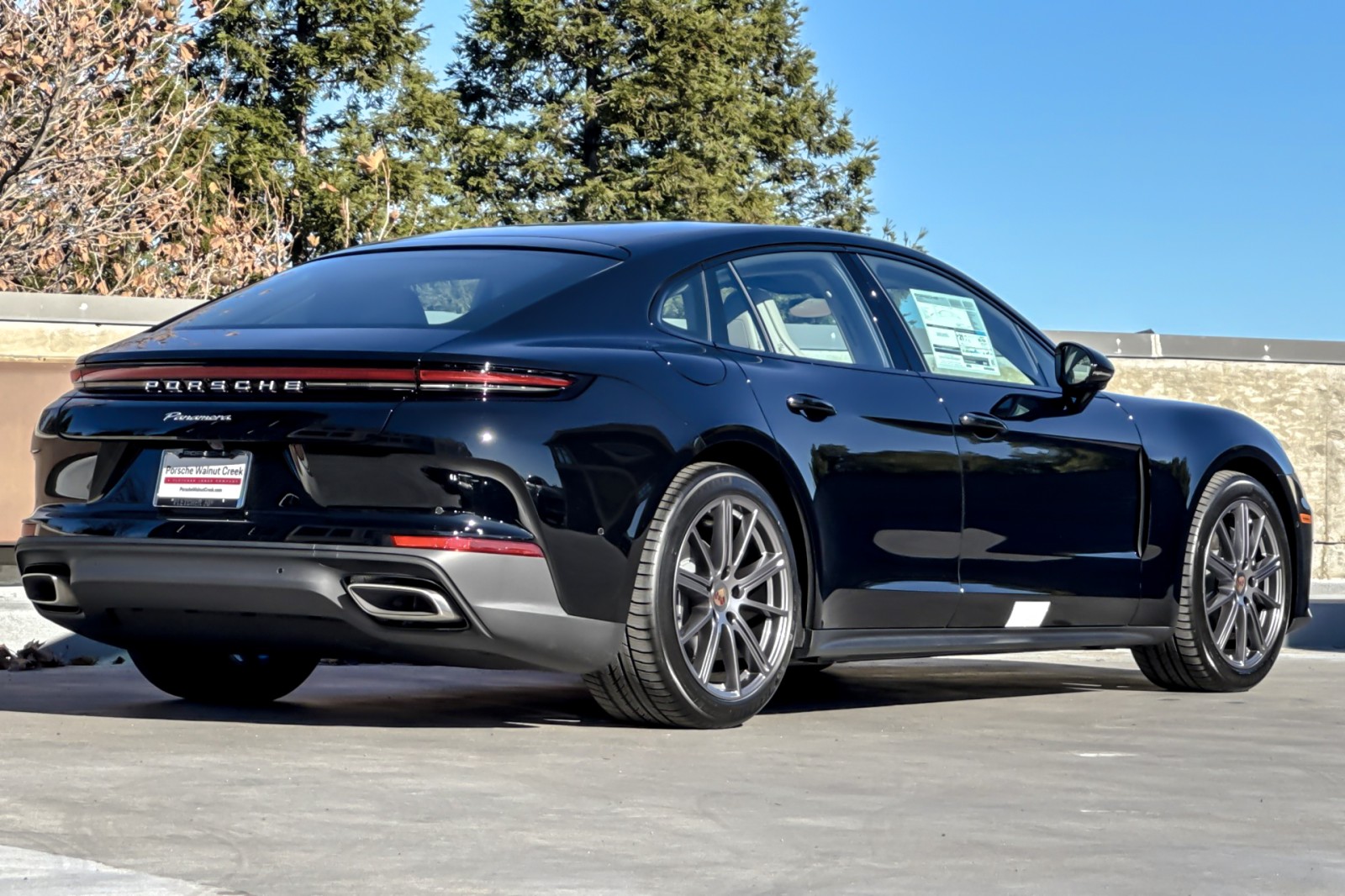 2025 Porsche Panamera 4 photo 9
