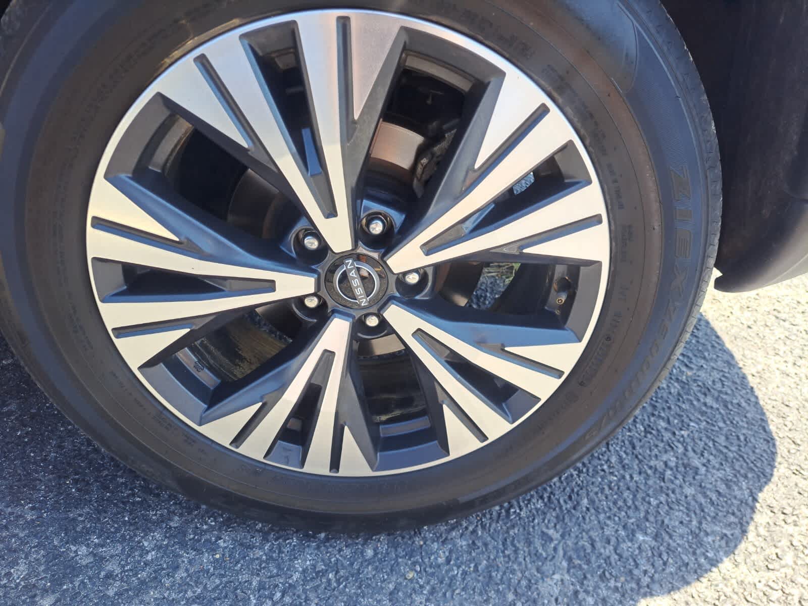 2023 Nissan Rogue SV photo 23