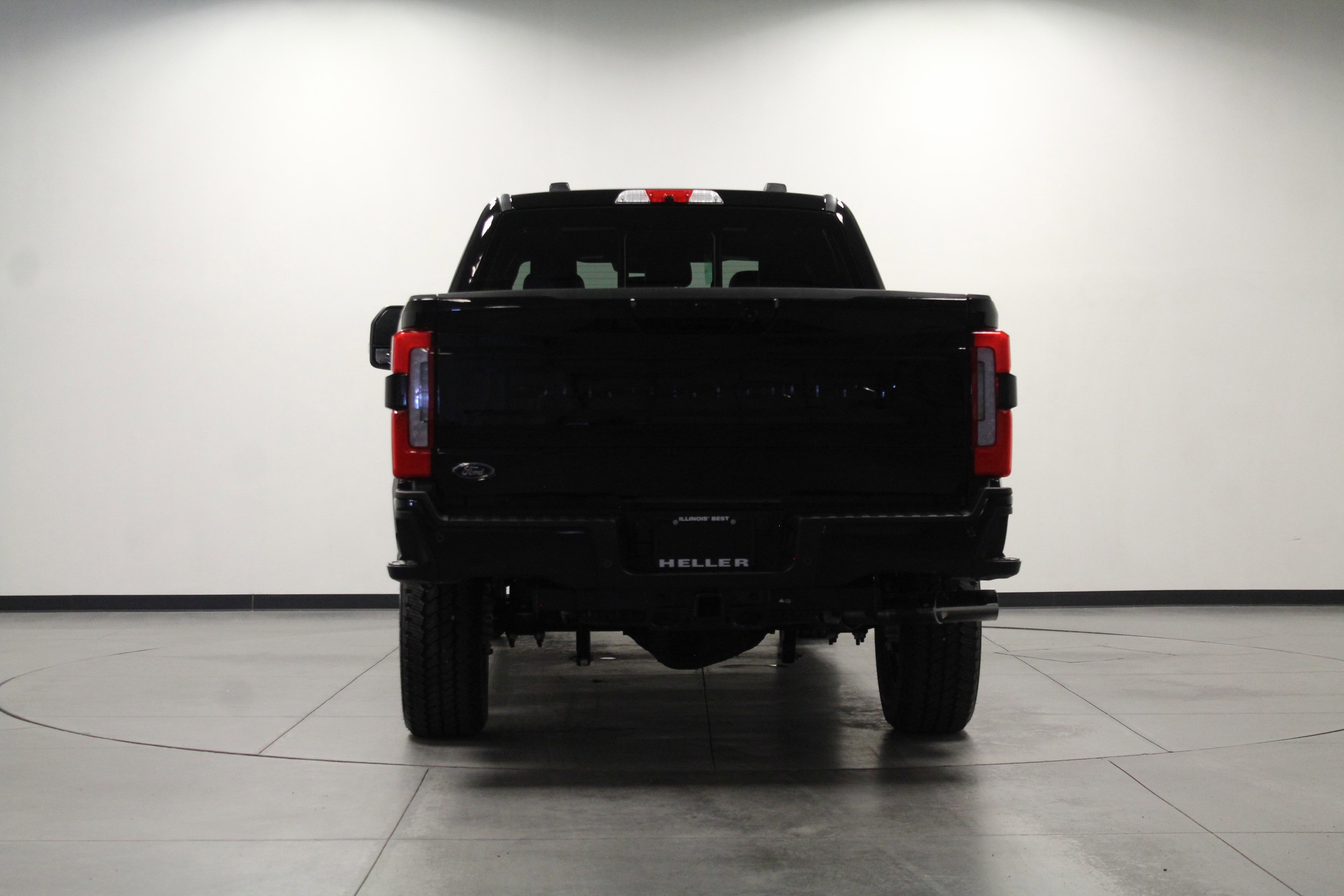 2025 Ford F-250 Lariat photo 3