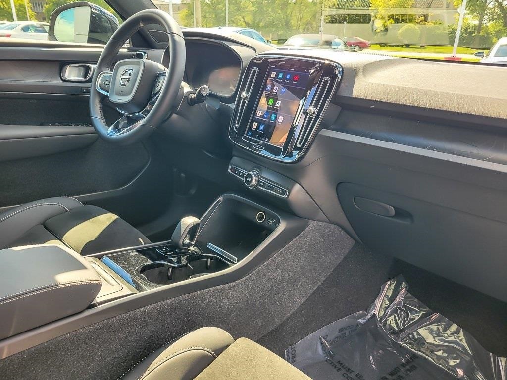 2023 Volvo XC40 Recharge Ultimate AWD photo 18