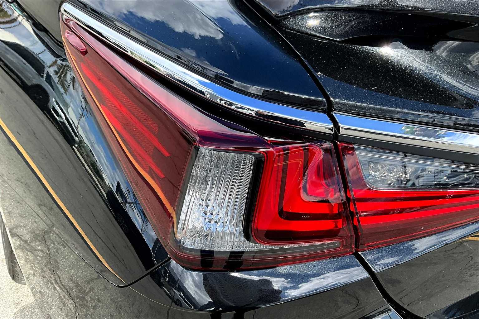 2023 Lexus ES Premium photo 26
