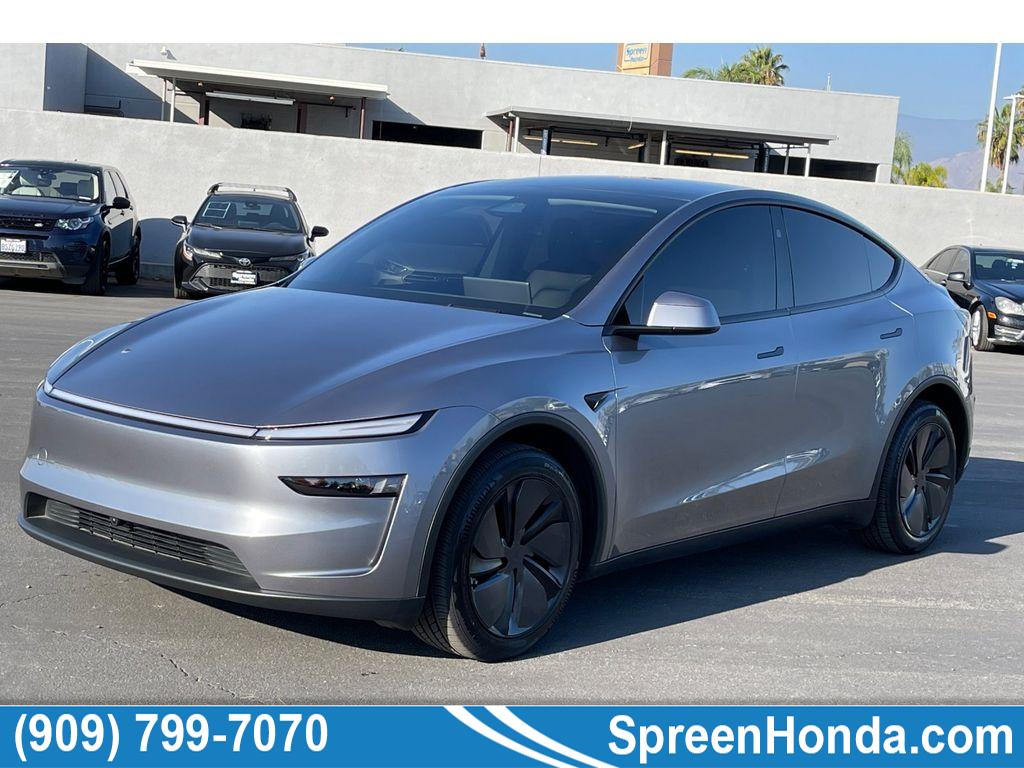 2026 Tesla New Model Y Long Range's photo