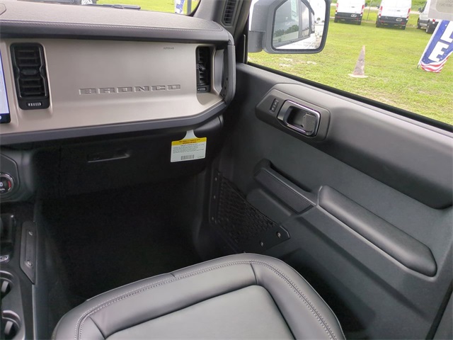 2025 Ford Bronco Outer Banks photo 16