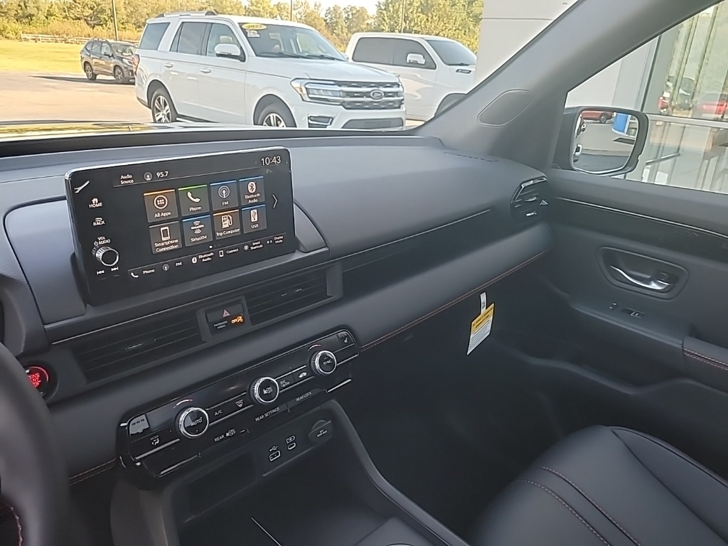 2025 Honda Pilot TrailSport photo 7