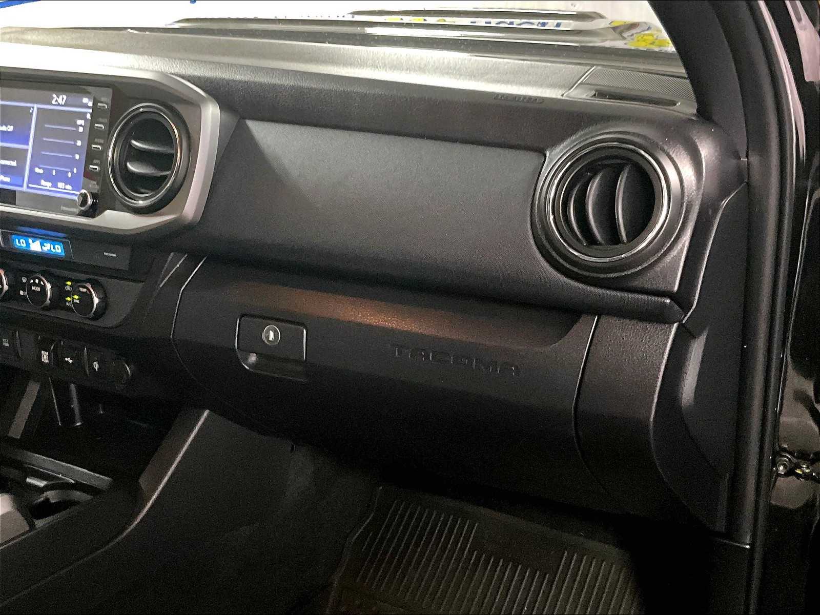 2022 Toyota Tacoma TRD Sport photo 12