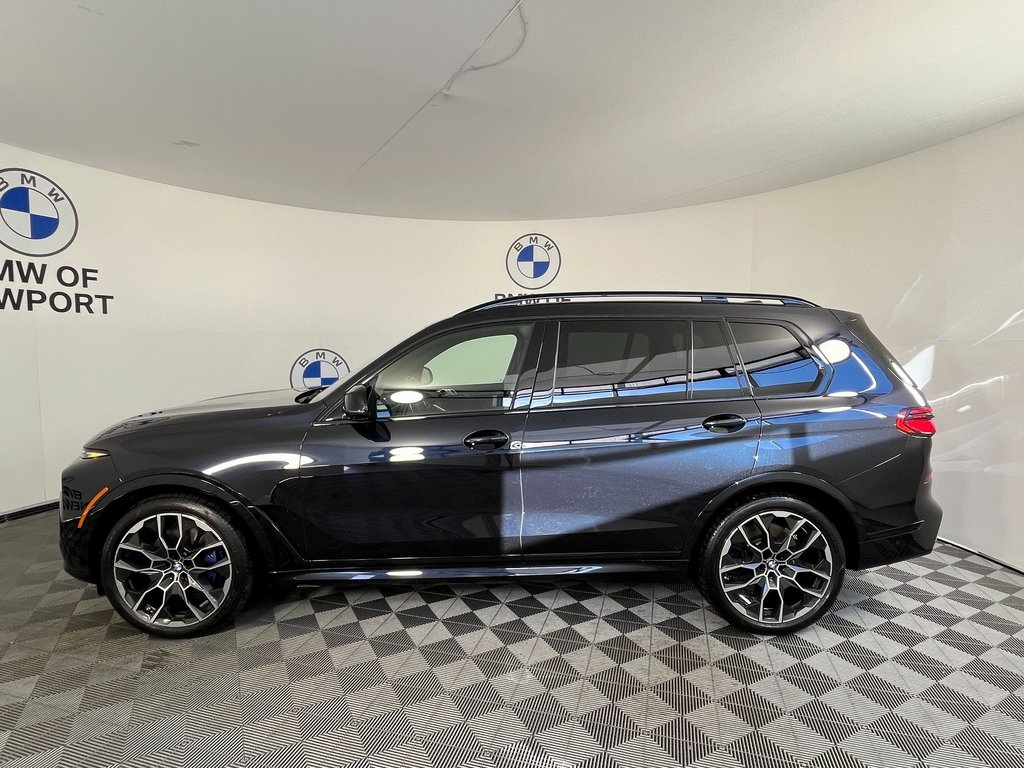2025 Bmw X7 M60i photo 2