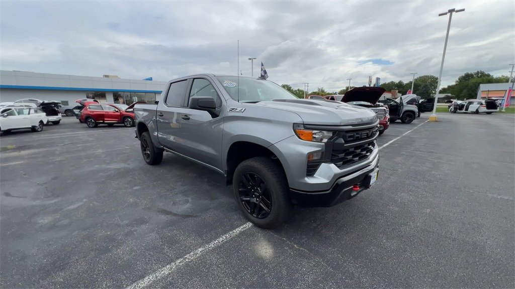 2024 Chevrolet Silverado 1500 Custom Trail Boss photo 2