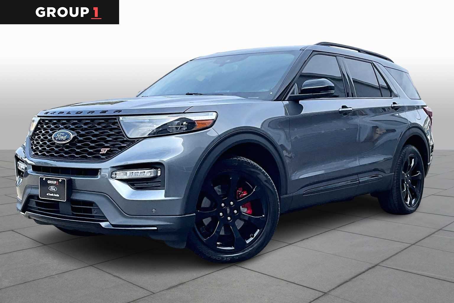 2023 Ford Explorer ST's photo