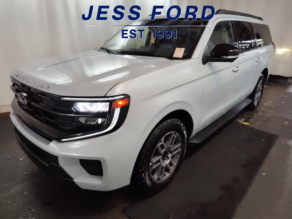 2025 Ford Expedition Active's photo