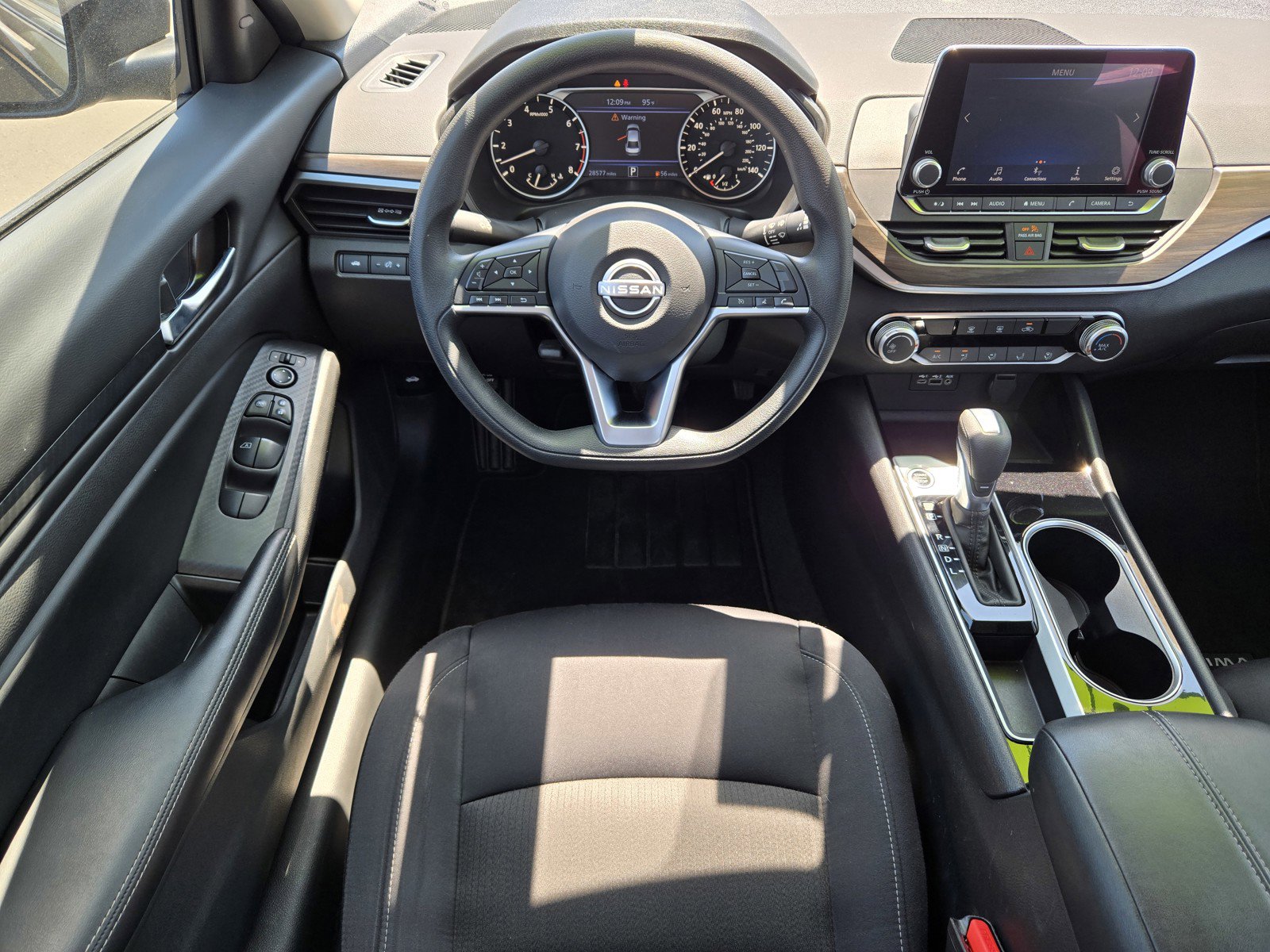 2024 Nissan Altima 2.5 SV photo 10