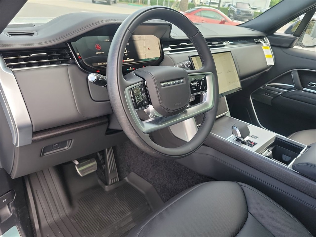 2025 Land Rover Range Rover SE photo 24