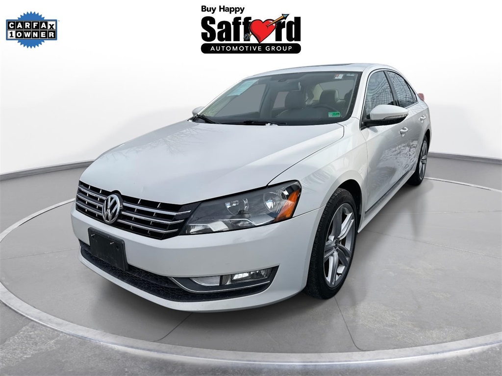 2012 Volkswagen Passat SEL's photo