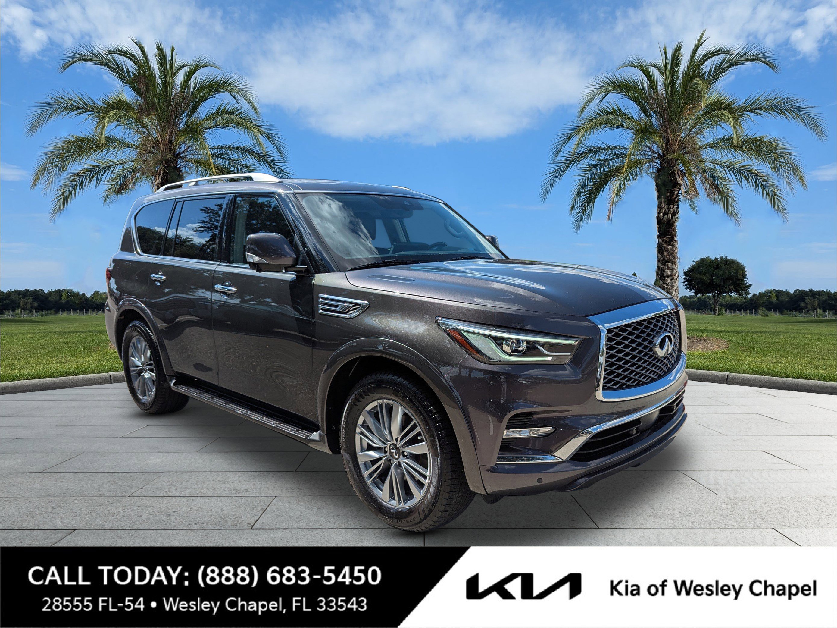 2022 INFINITI QX80's photo