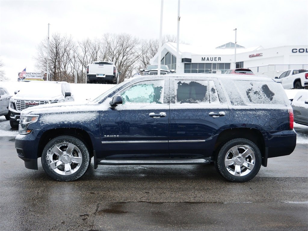 2017 Chevrolet Tahoe LT photo 3